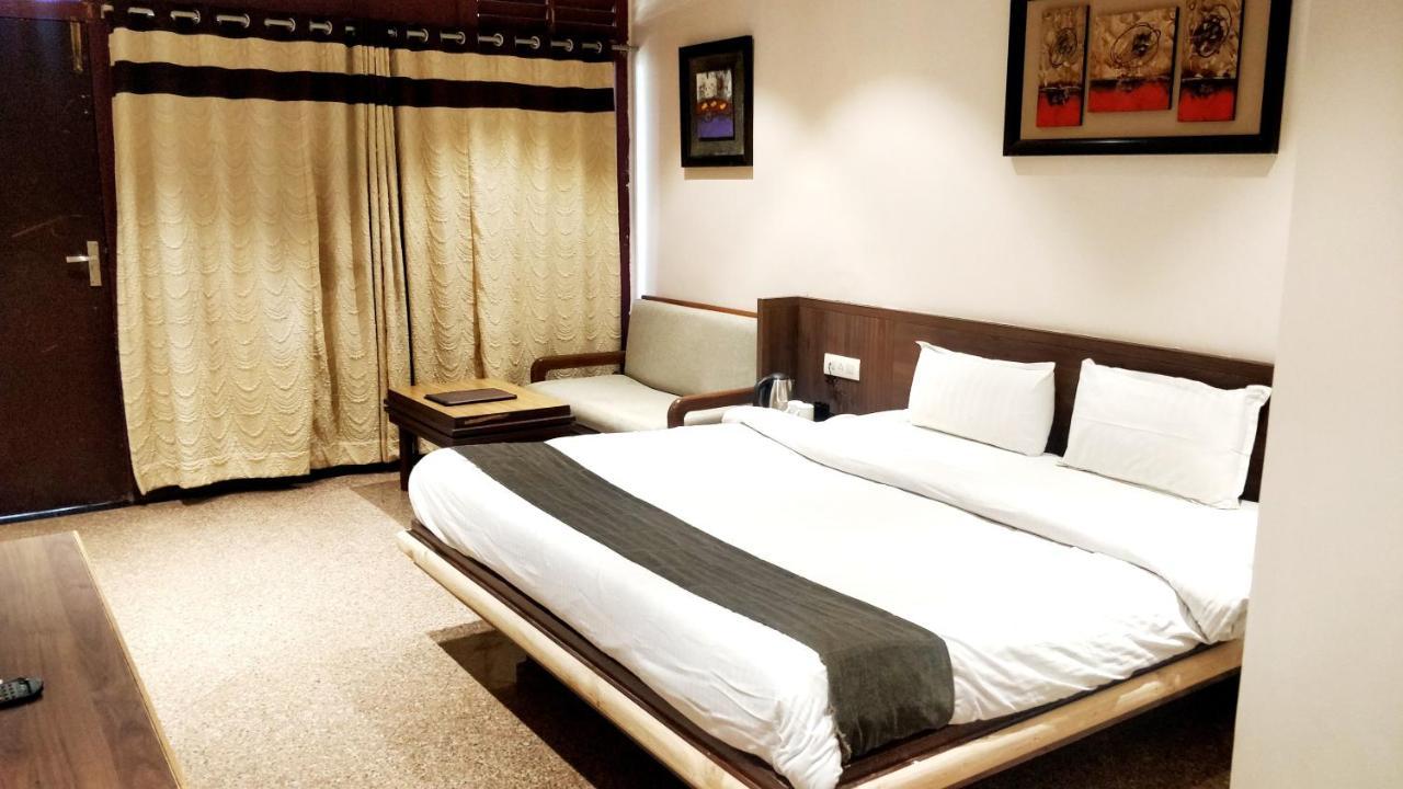 Hotel Mount Regency Ābu Eksteriør billede