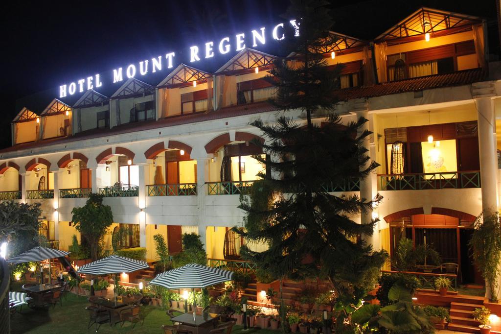 Hotel Mount Regency Ābu Eksteriør billede