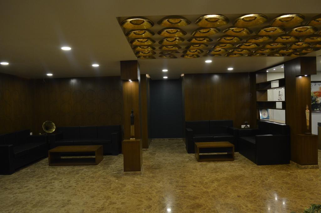 Hotel Mount Regency Ābu Eksteriør billede