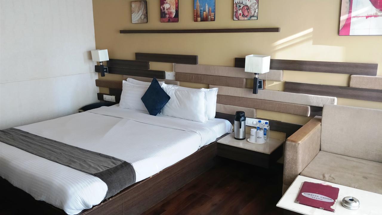 Hotel Mount Regency Ābu Eksteriør billede