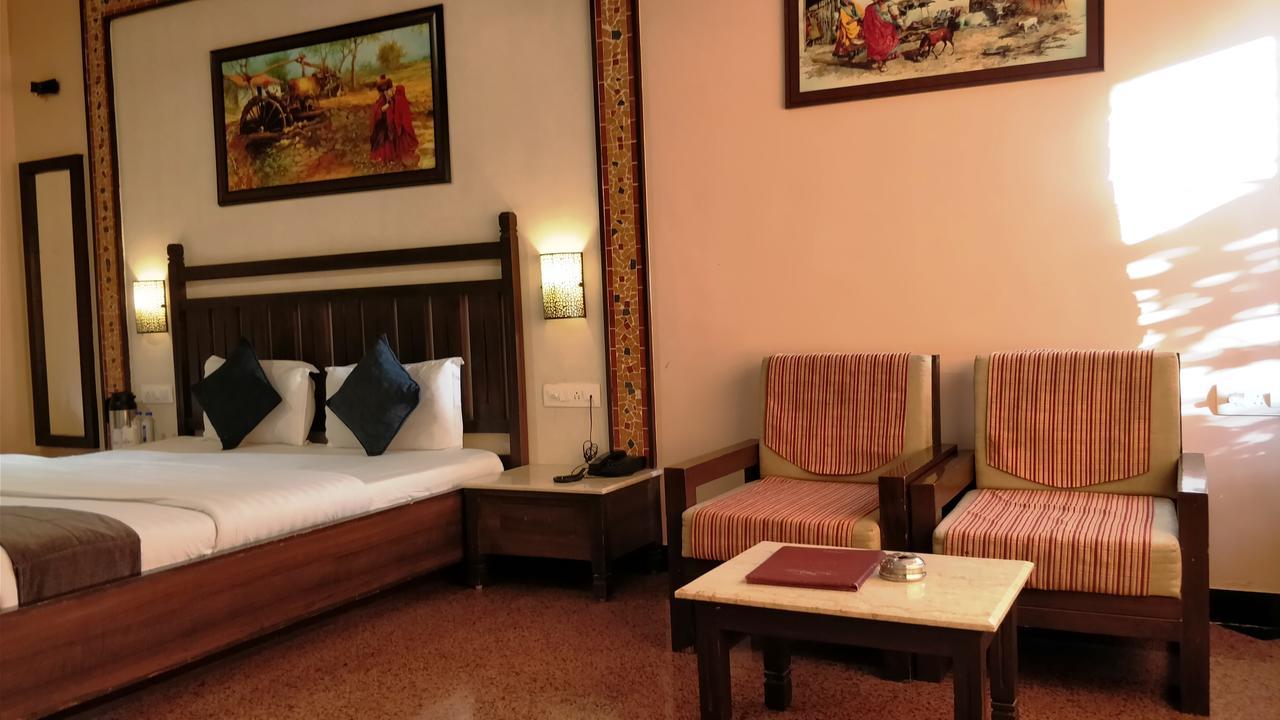 Hotel Mount Regency Ābu Eksteriør billede
