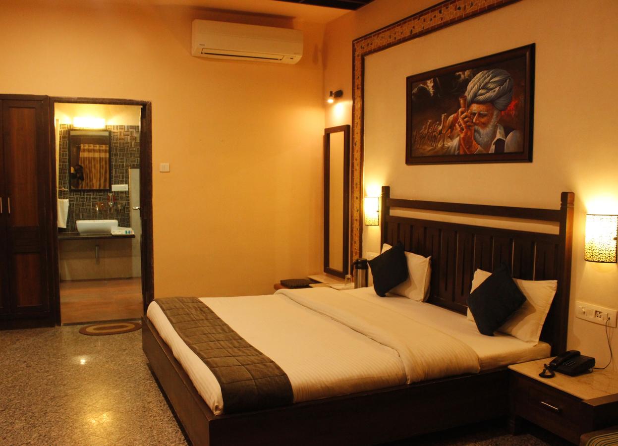 Hotel Mount Regency Ābu Eksteriør billede