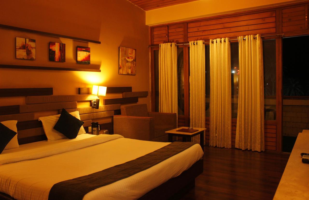 Hotel Mount Regency Ābu Eksteriør billede