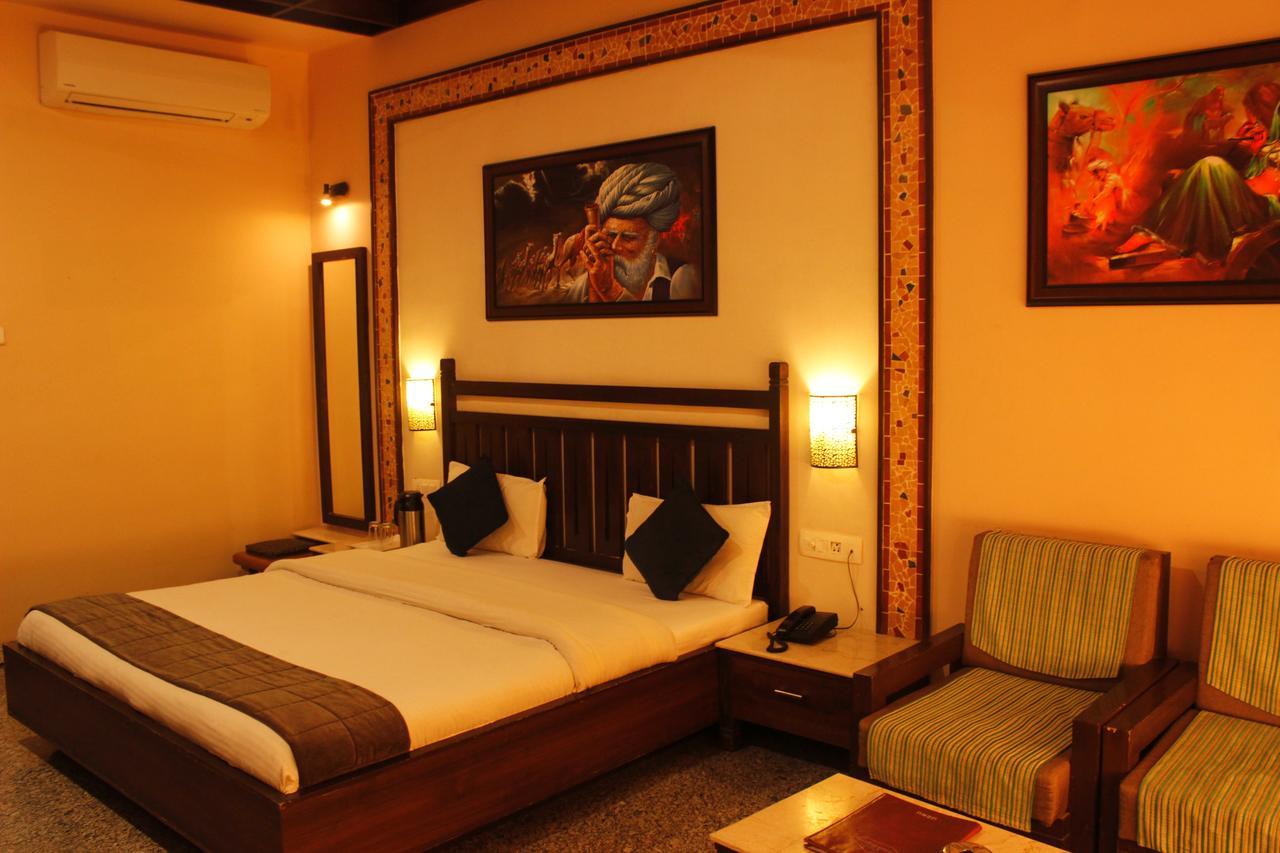 Hotel Mount Regency Ābu Eksteriør billede