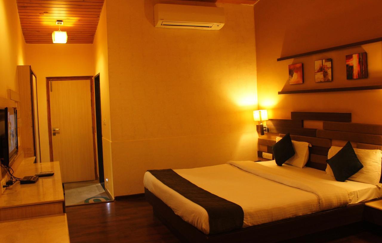 Hotel Mount Regency Ābu Eksteriør billede
