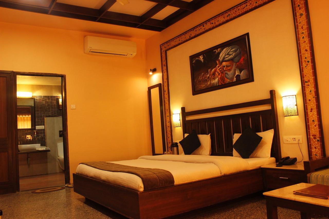 Hotel Mount Regency Ābu Eksteriør billede