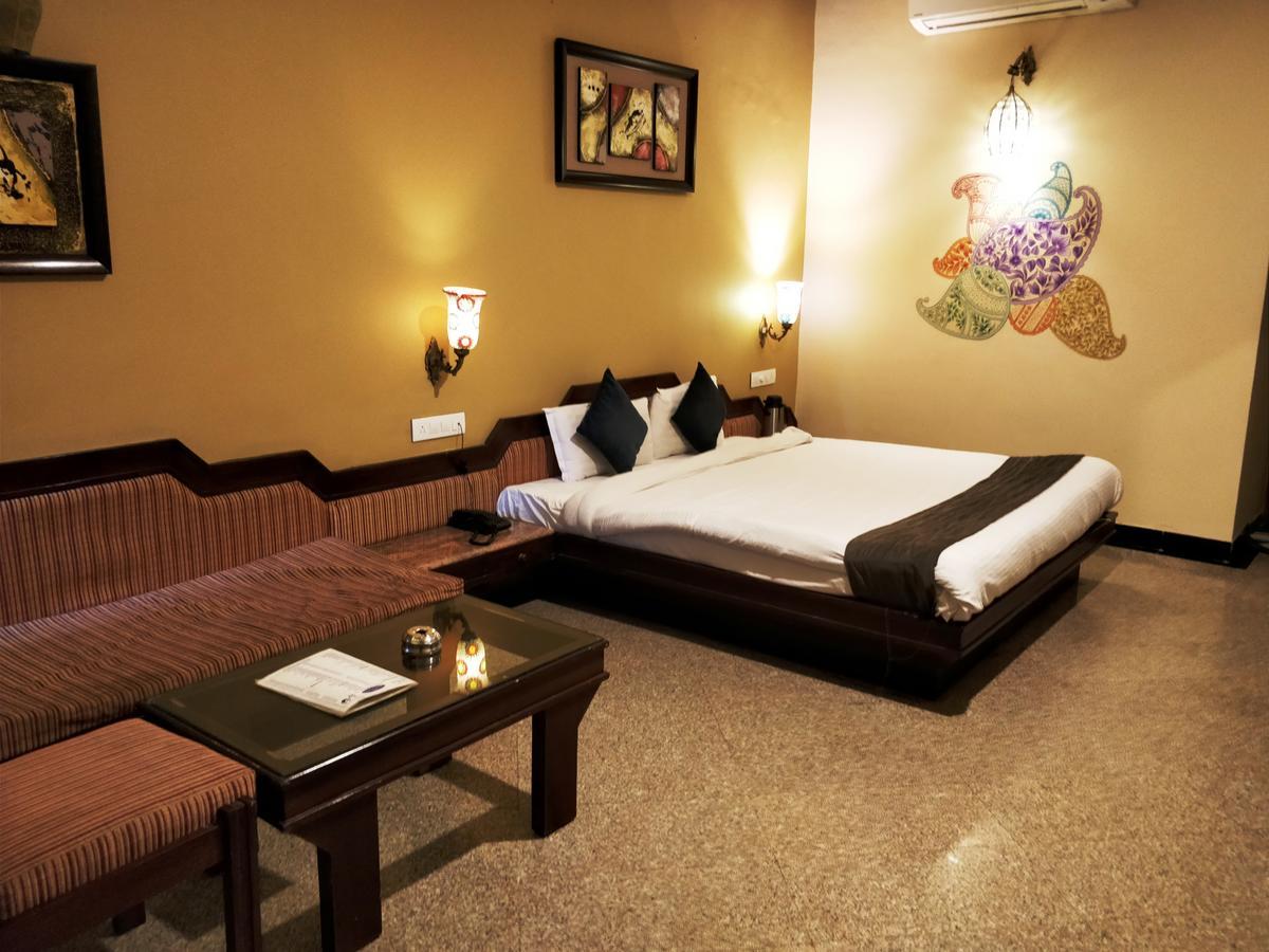 Hotel Mount Regency Ābu Eksteriør billede