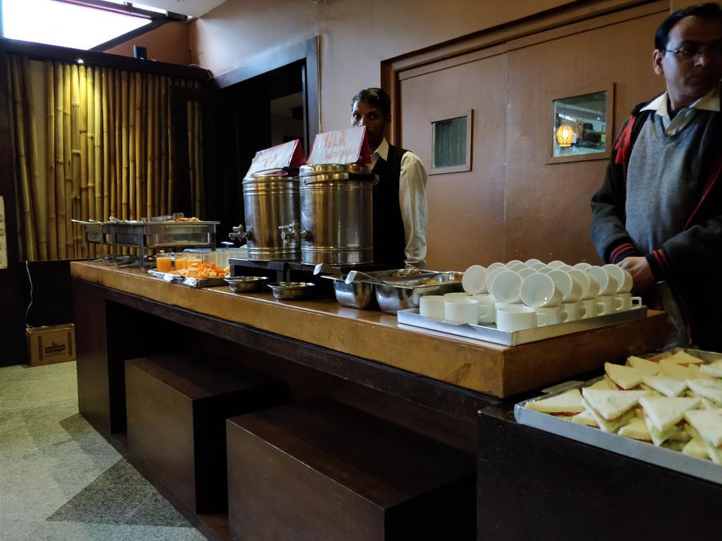 Hotel Mount Regency Ābu Eksteriør billede